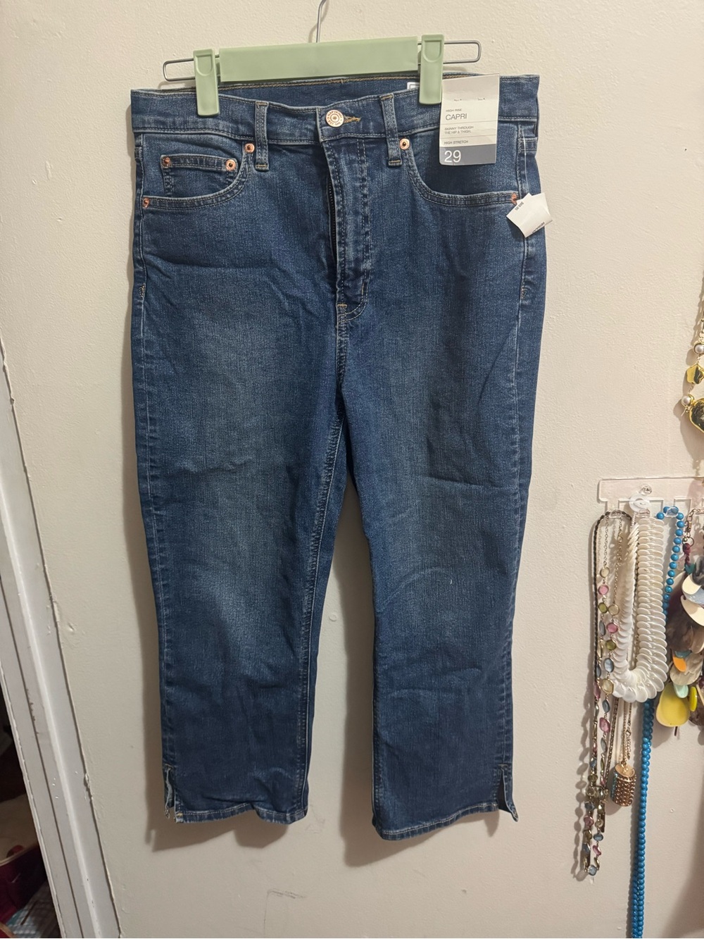 NWT GAP Capri Jeans